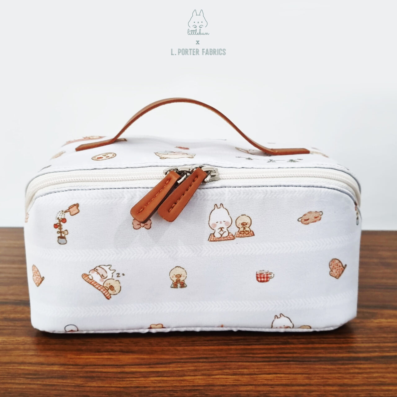 product-detail Littlebun X L.Porter Fabrics – Waterproof Make Up Bag Silver Grey