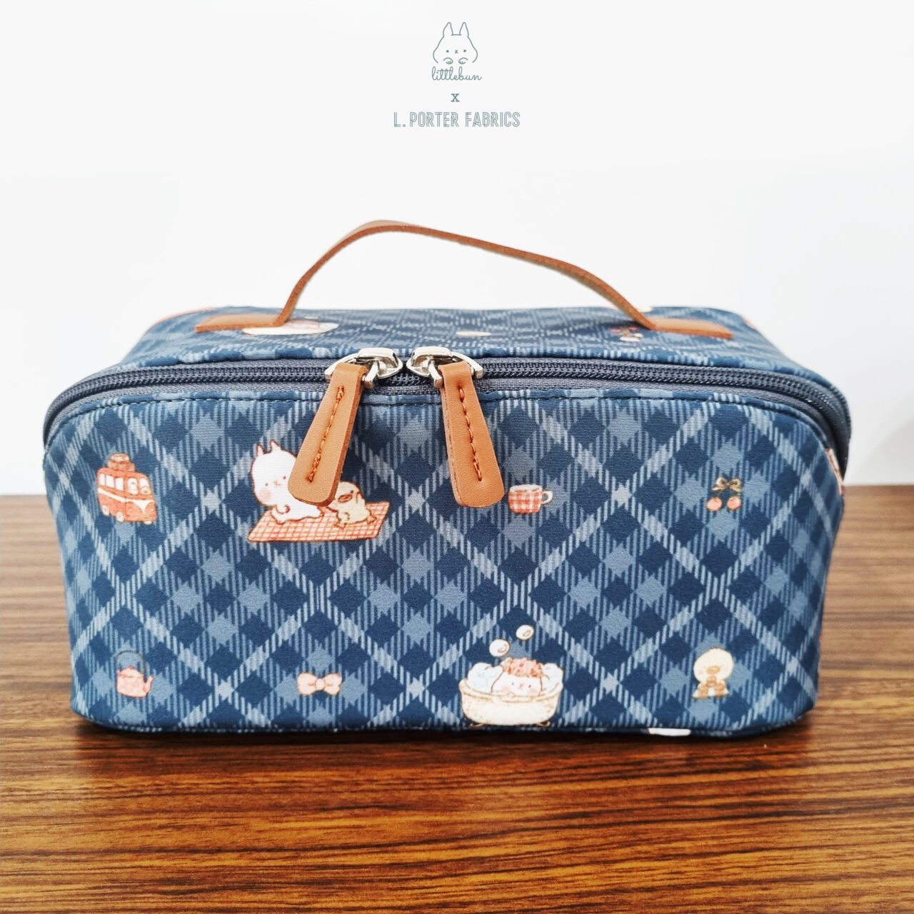 Littlebun X L.Porter Fabrics – Waterproof Make Up Bag Navy